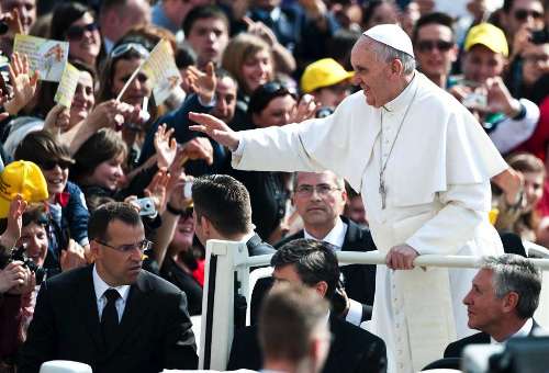 Pope Franics crowd meme